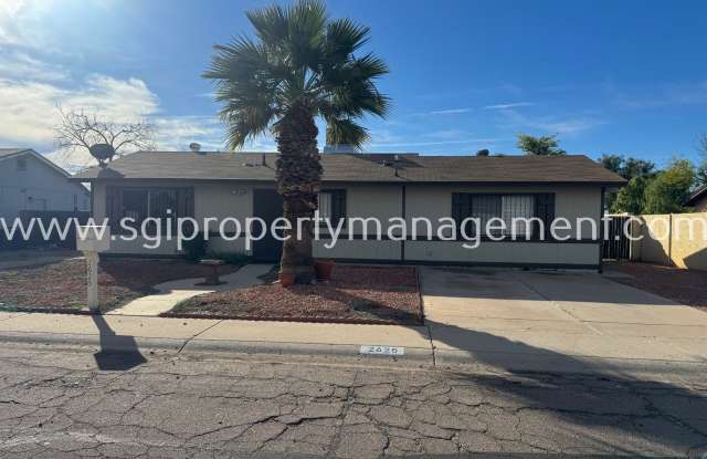 2625 E Charleston Ave photos photos