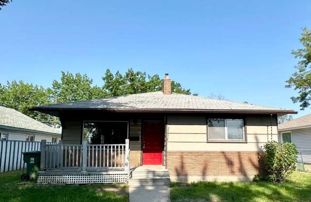 PENDING APPLICATION- Spacious 3 Bedroom/1.5 Bath with a Bonus Room photos photos
