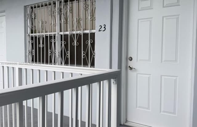 4550 SW 67th Ave photos photos