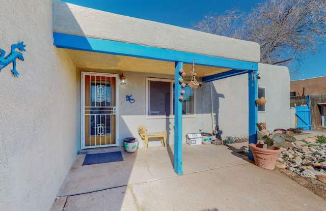 Charming NE Heights 3 Bedroom 2 Bath photos photos
