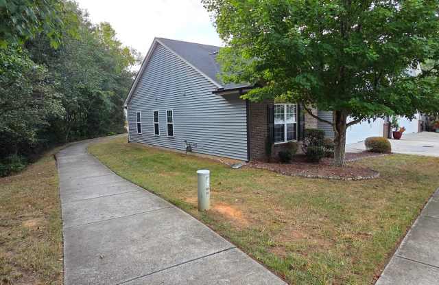 One level Lewisville living at its best Gallery 3