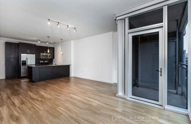 155 W Kinzie St Gallery 4