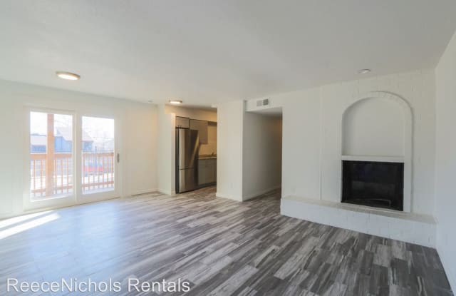 4063 Warwick Blvd. # 12 - 4063 Warwick Boulevard, Kansas City, MO 64111