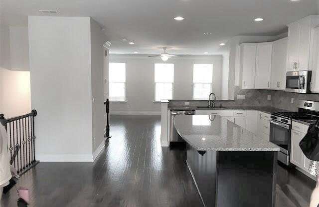 1010 Drayman Place Gallery 3