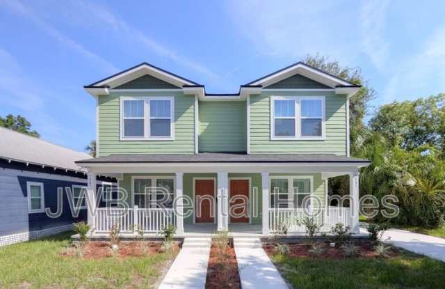 1043 Oakley St photos photos