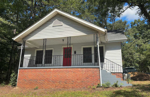 Renovated 2 bedroom 1 bathroom house Gallery 1