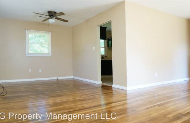 104 Campbell Lane Gallery 3