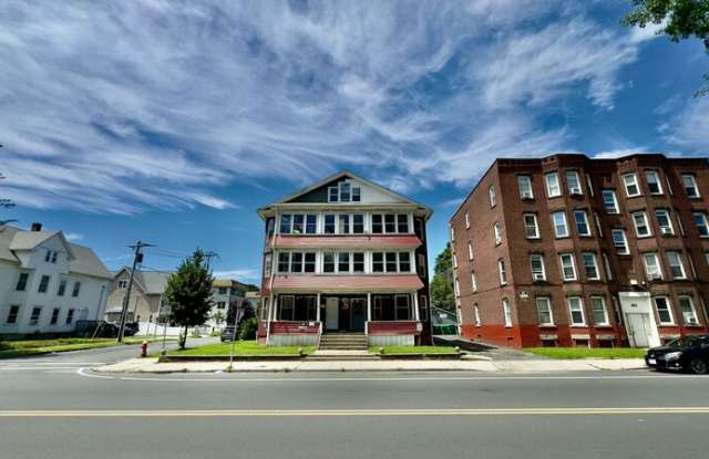 878-880 Chicopee St photos photos