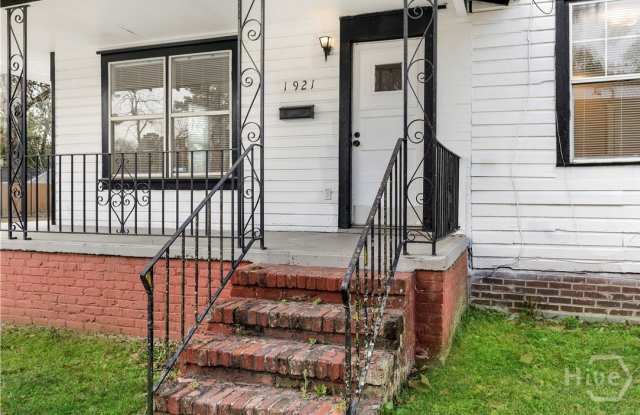 1921 Reynolds Street Gallery 3