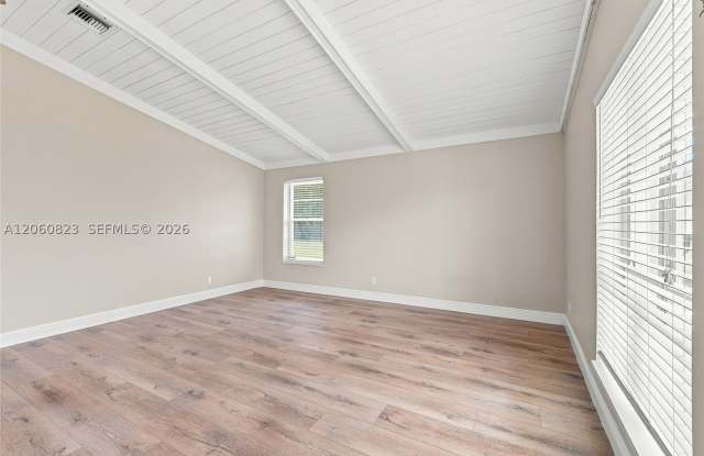 7196 SW 22nd Pl Gallery 4
