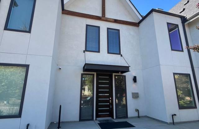 3 Bed Townhome Available Near Sloan's Lake Gallery 1