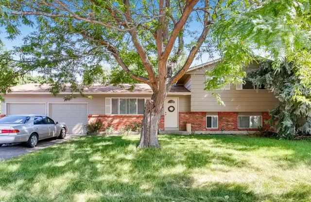 Charming 4BD/3BA Single-Family Home photos photos