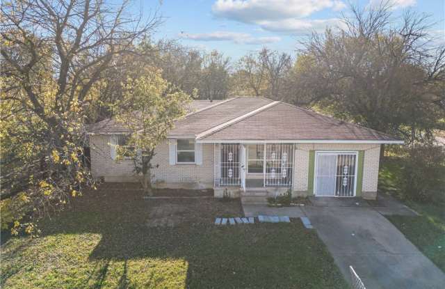 1302 Metropolitan Drive photos photos