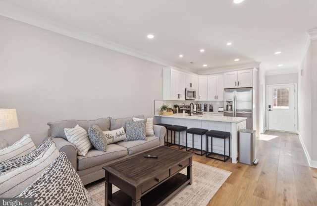 153 MORGAN Street unit: 1 photos photos