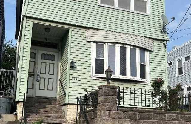 232 DANFORTH AVE photos photos