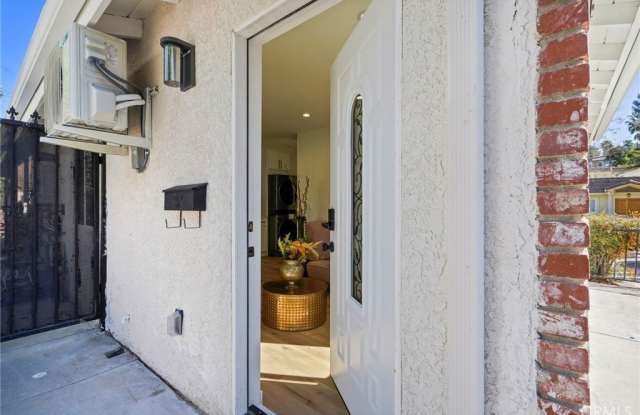 21703 Costanso Gallery 3