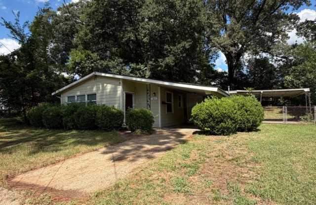 New Listing! 3871 Sherwood Drive Montgomery, AL 36109-3738 Gallery 3