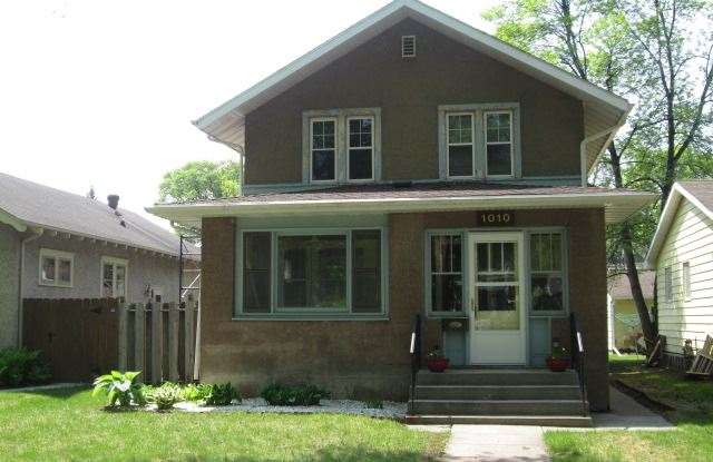 1010 Belmont Rd Gallery 2