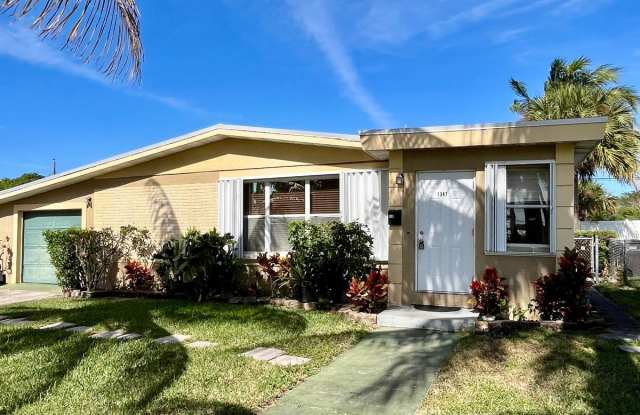 1341 6th Street photos photos