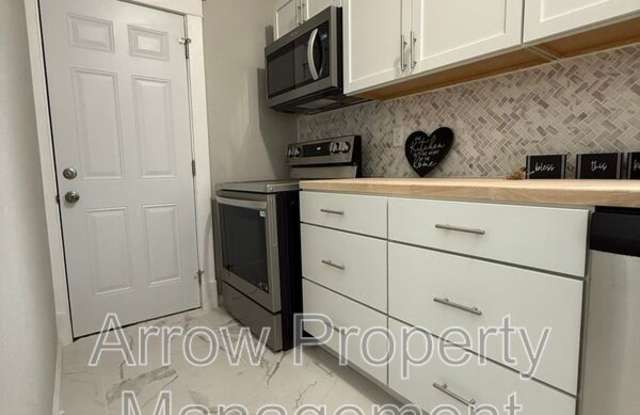 1446 S 11 photos photos