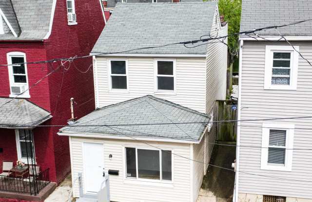 223 LAWRENCE STREET Gallery 2