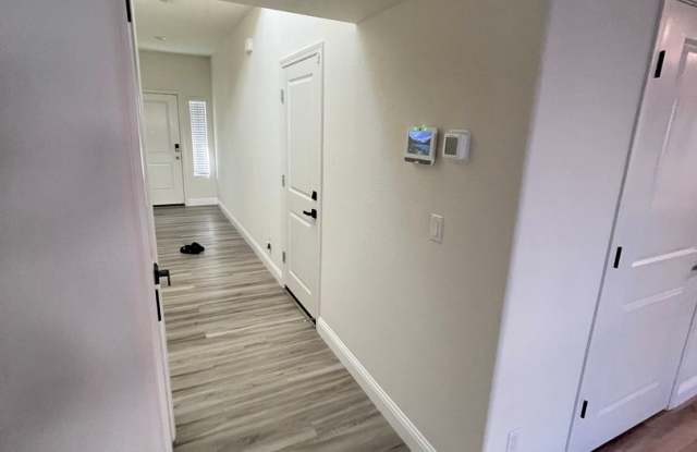 Beautiful 4 bed 2.5 bath in Sacramento! Gallery 4