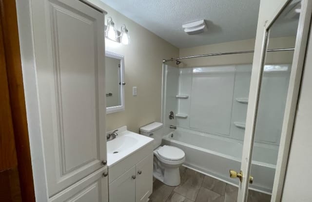 367 Jade Ave - 367 Jade Avenue, Mansfield, OH 44907