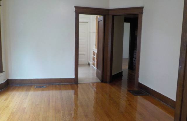 969 Lancaster Ave - July 1, 2027 - Beautiful 3 Bedroom Gallery 4