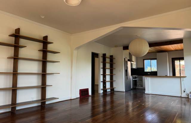Gorgeous Silverlake 3+2+Detached Office with Bathroom Gallery 4