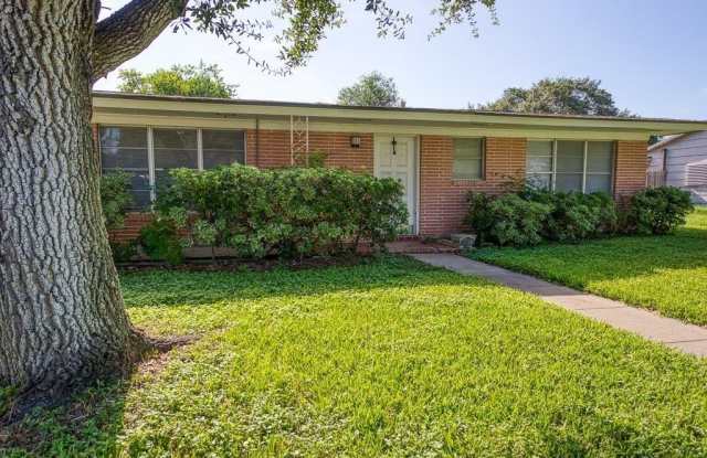 714 Reynolds Avenue photos photos