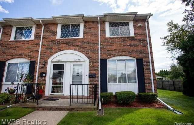 14922 Granada Plaza photos photos