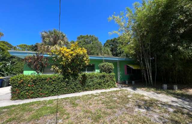 Spacious 2/1 in Fort Pierce * Water and Electric Included* photos photos