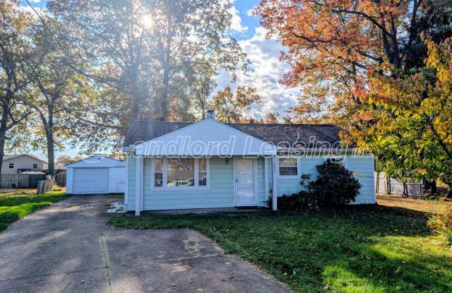 Charming 3-Bedroom Ranch with Private Yard & Garage! Gallery 1