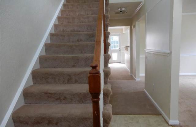 2553 Farmworth Trail Gallery 2