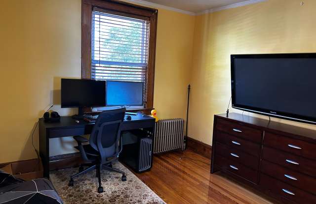 24 Oakwood Avenue Gallery 4