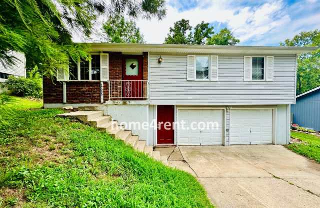 Fantastic Parkville area with Updated Kitchen including Granite Counters and Stainless Steel Appliances! - 17005 Northwest 76th Street, Platte County, MO 64152