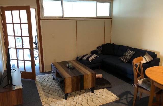 Fairlane Apartments (5520) Gallery 4