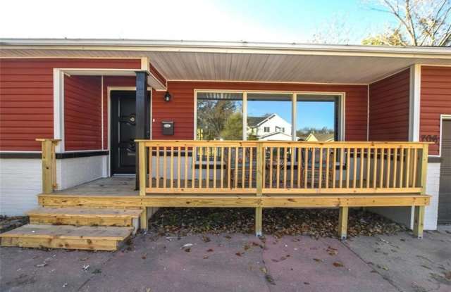 706 N Mount Olive ST - 706 North Mount Olive Street, Siloam Springs, AR 72761 706 N Mount Olive ST - 706 North Mount Olive Street, Siloam Springs, AR 72761