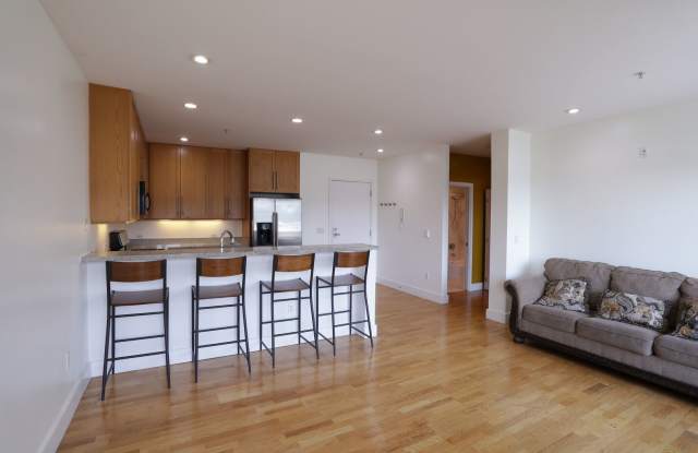 371 30th St #201 - 1 Bedroom | 1 Bath | Condo photos photos
