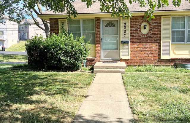 SEE IT NOW: Stunning 2-Bed/1 Bath Duplex in the Heart of Overland Park ~ $500 MOVE-IN SPECIAL! photos photos