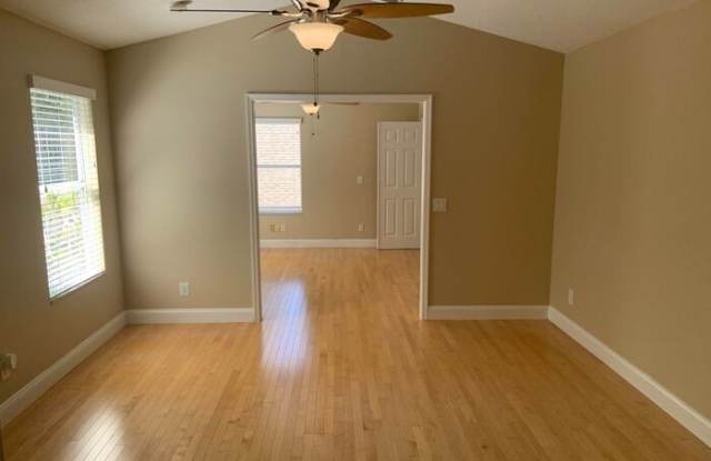 4527 Riverton Drive Gallery 3