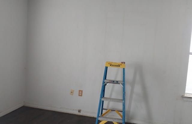 1510 S. 11th Street Gallery 3