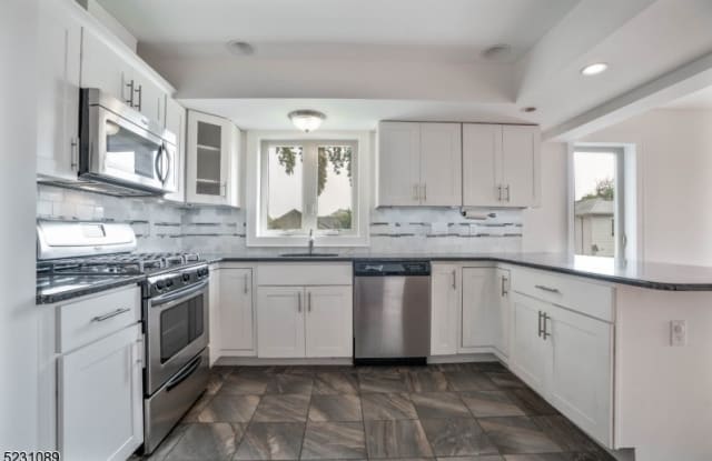 307 E Elizabeth Ave - 307 East Elizabeth Avenue, Linden, NJ 07036