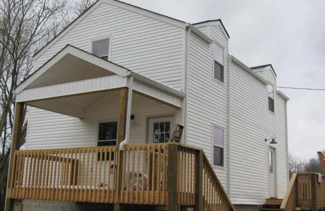 2 bed, 1.5 bath Single Family Home Gallery 1