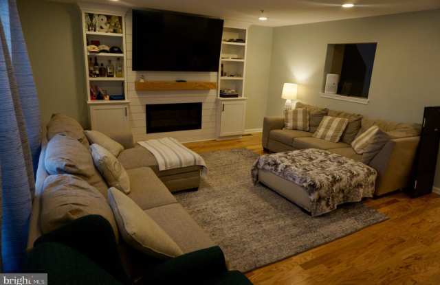 2344 RED EAGLE Court Gallery 2