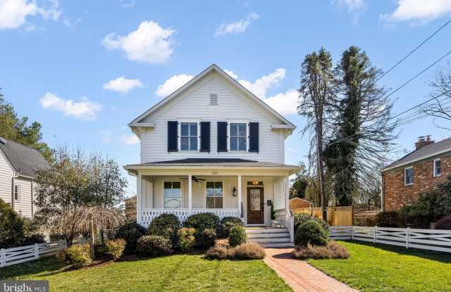 323 S WEST Street photos photos