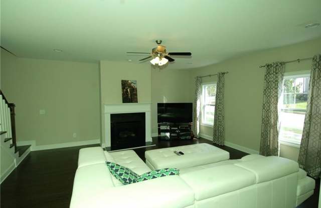 1533 Bungalow Lane Gallery 3
