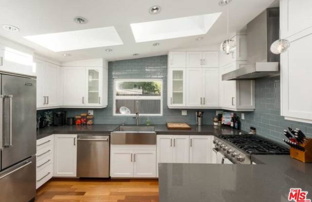 3525 LAURELVALE Drive Gallery 2
