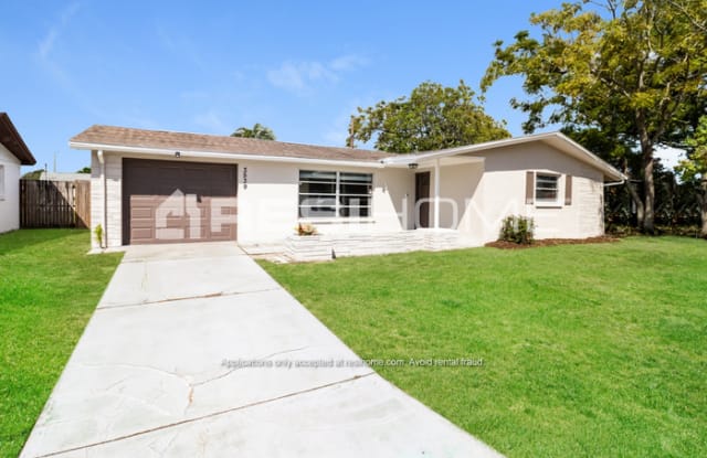 3539 Kimberly Oaks Drive - 3539 Kimberly Oaks Drive, Beacon Square, FL 34691
