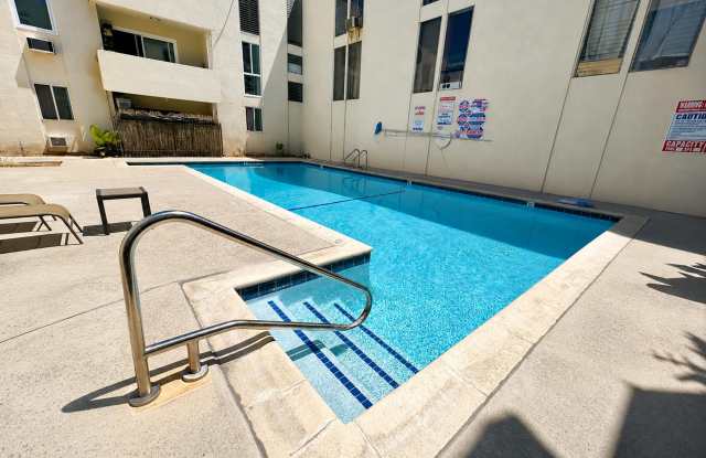 Tarzana Five Apartments Gallery 4